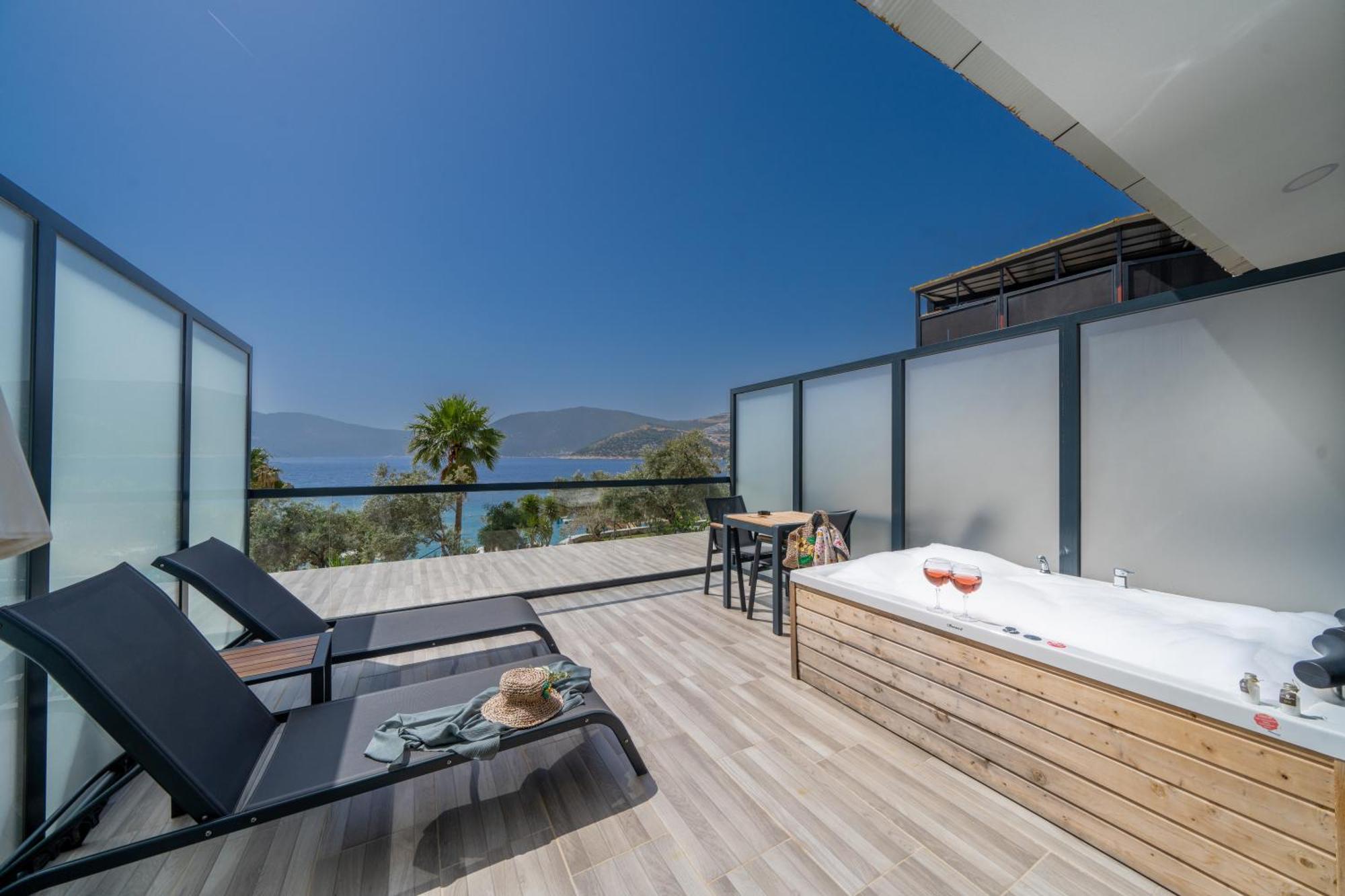Kalkan Beach Park Hotel Каш Екстериор снимка