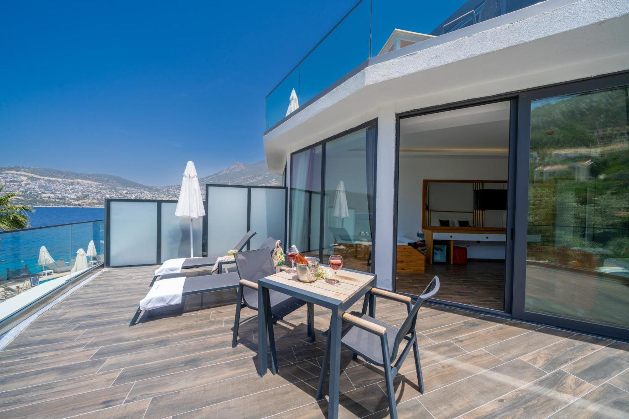 Kalkan Beach Park Hotel Каш Екстериор снимка