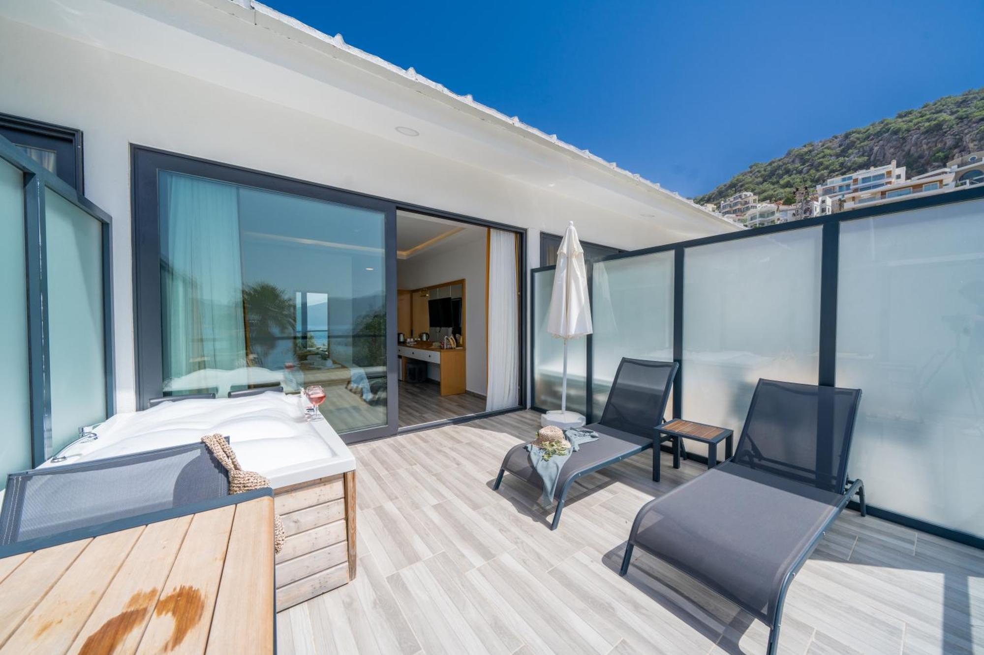 Kalkan Beach Park Hotel Каш Екстериор снимка